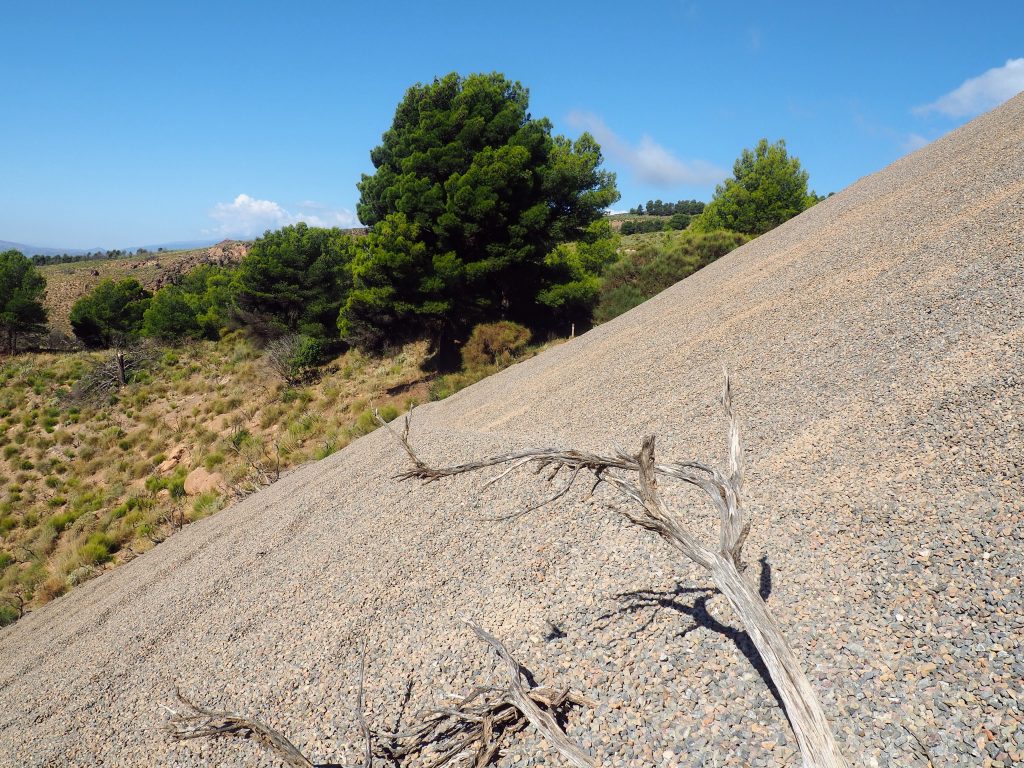 Montaña de escoria de la escombrera de los Lavaderos de El Segundo
